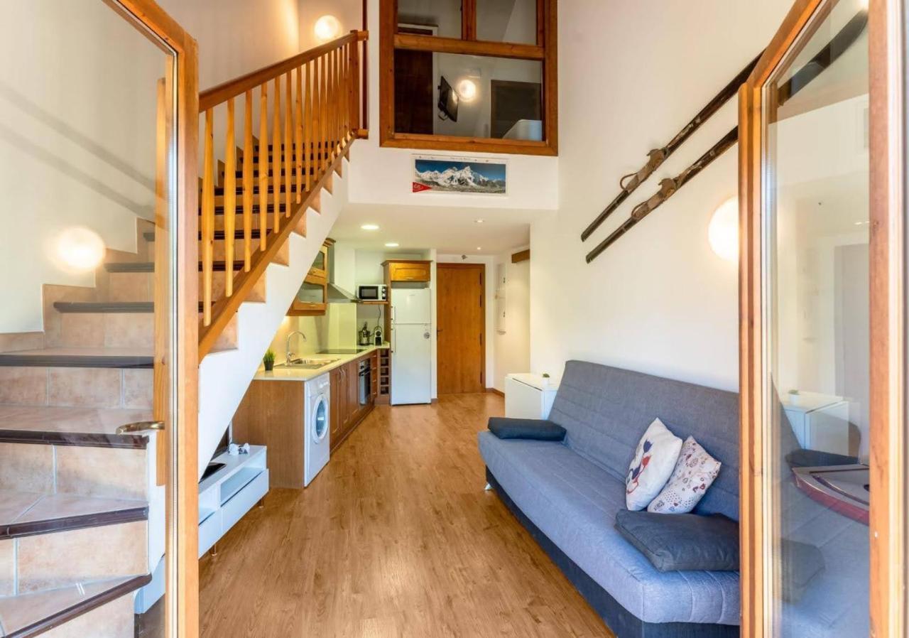 Apartamentsaloriaburg Farrera 외부 사진
