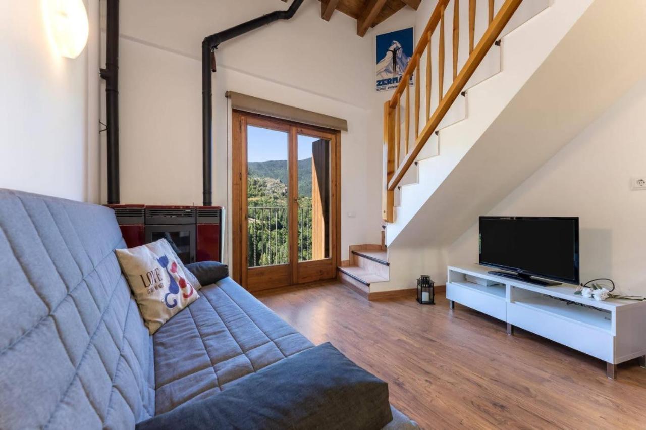 Apartamentsaloriaburg Farrera 외부 사진