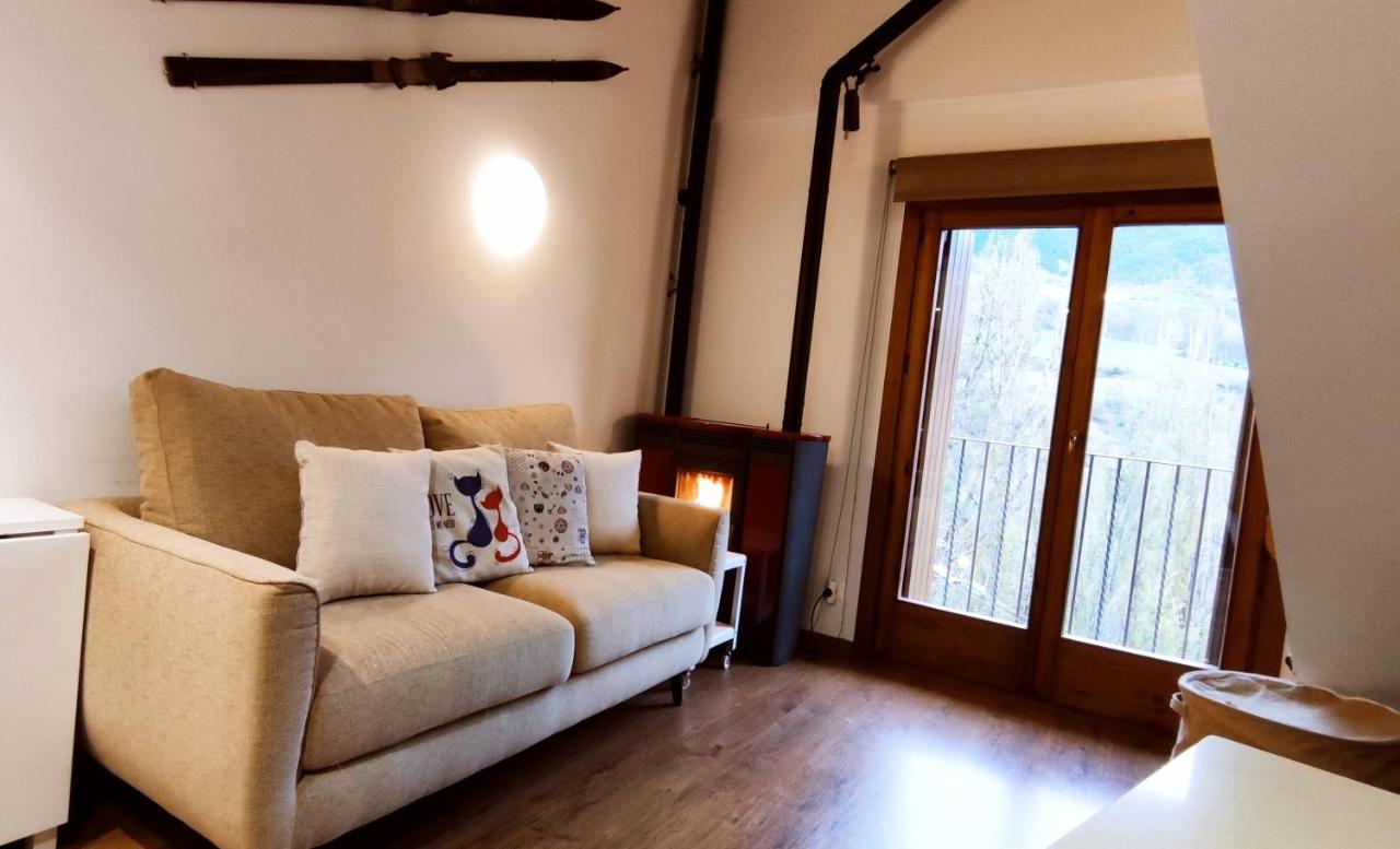 Apartamentsaloriaburg Farrera 외부 사진